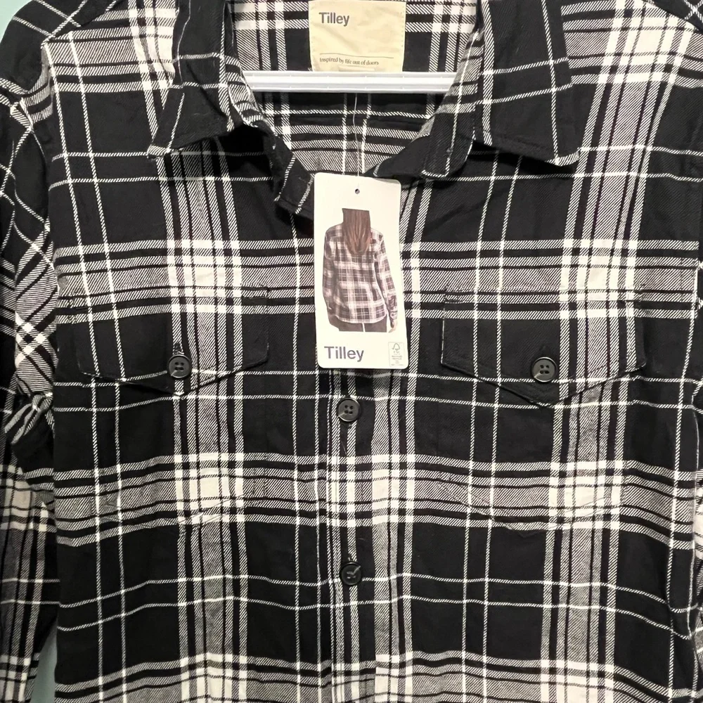 Tilley Black and White Plaid Button Up Jacket/Shirt Flannel NEW with tags Size L - Picture 2 of 7
